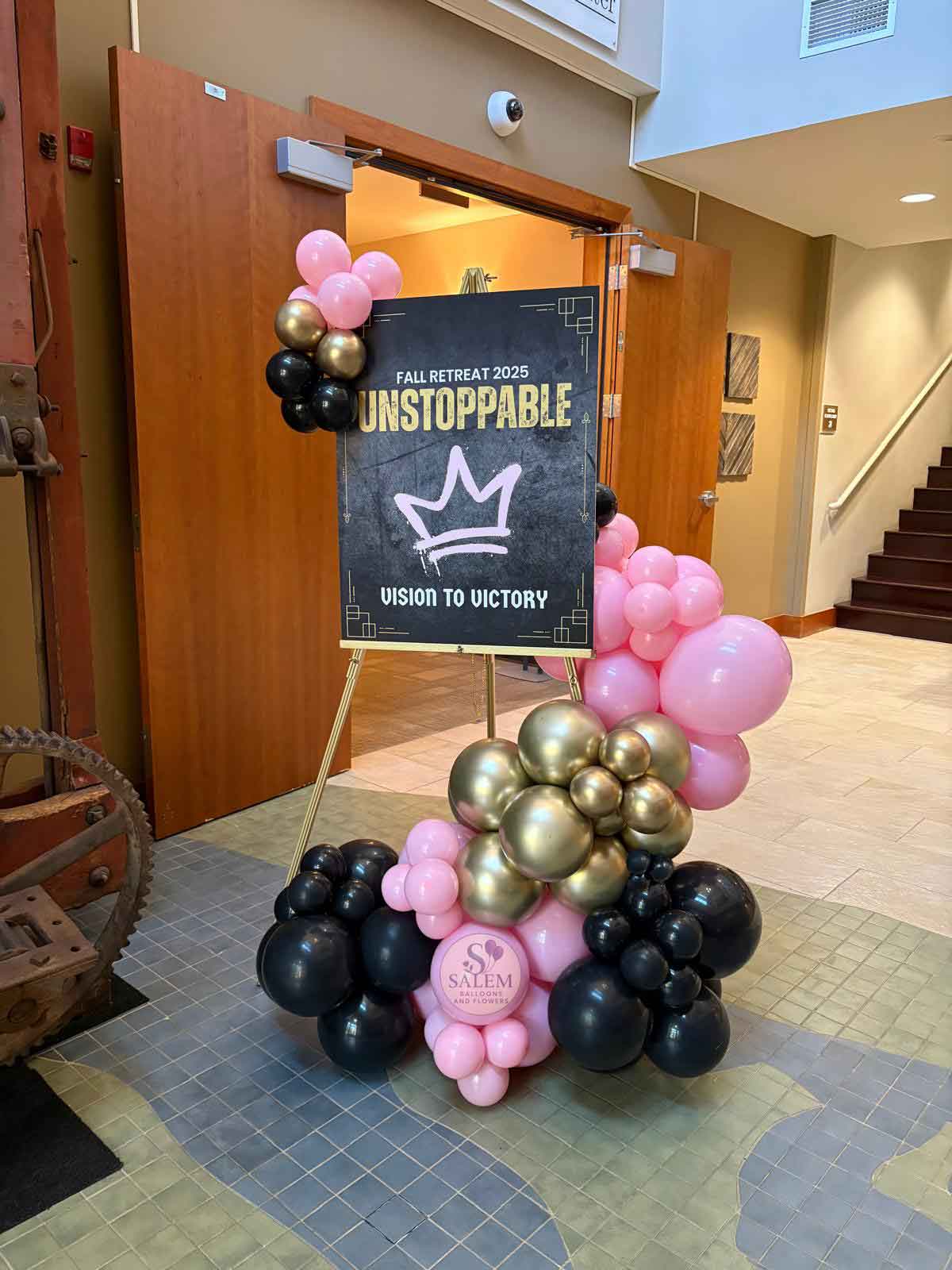 My Easel Balloon Garland (Optional Easel rental is available)