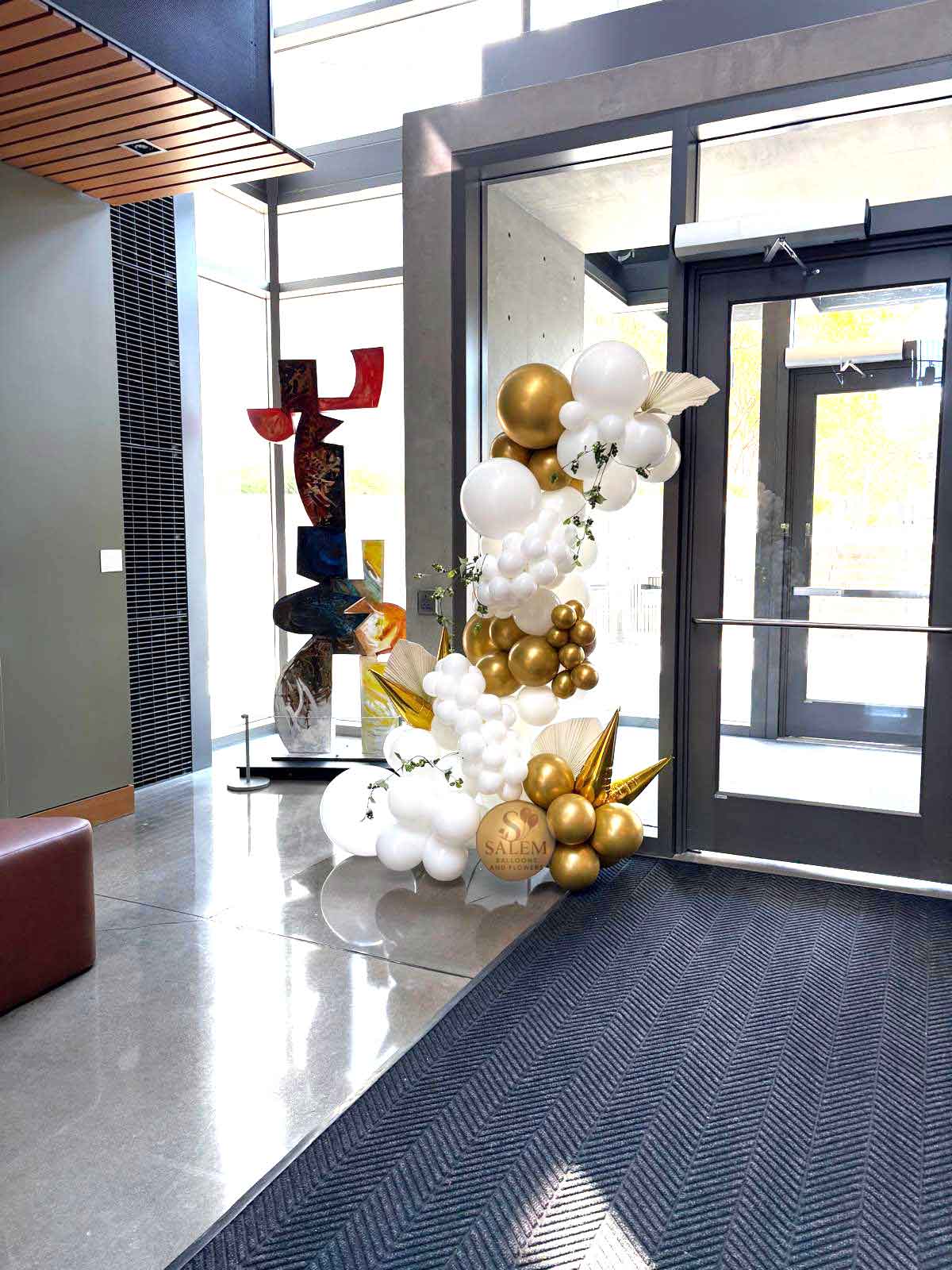 Vertical Organic Balloon Garland (Customize its size and colors)